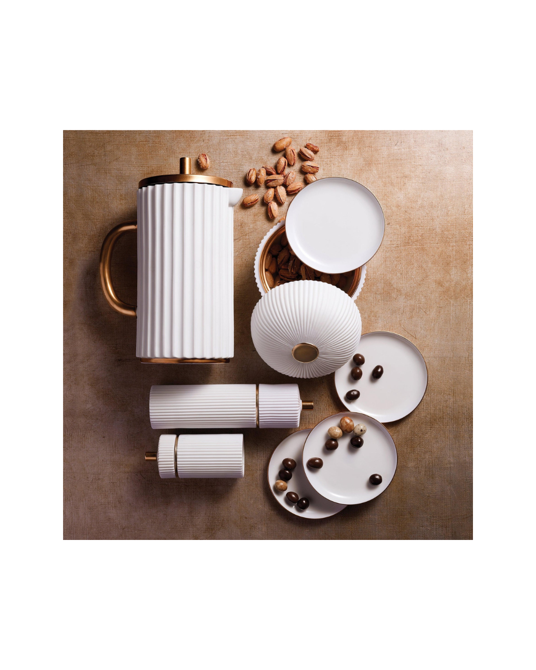 Ionic Box + Plates (Set of 4)